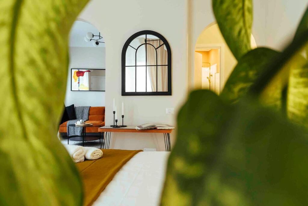 Stunning Views - Top Location - Netflix + Balcony Bucureşti Ngoại thất bức ảnh