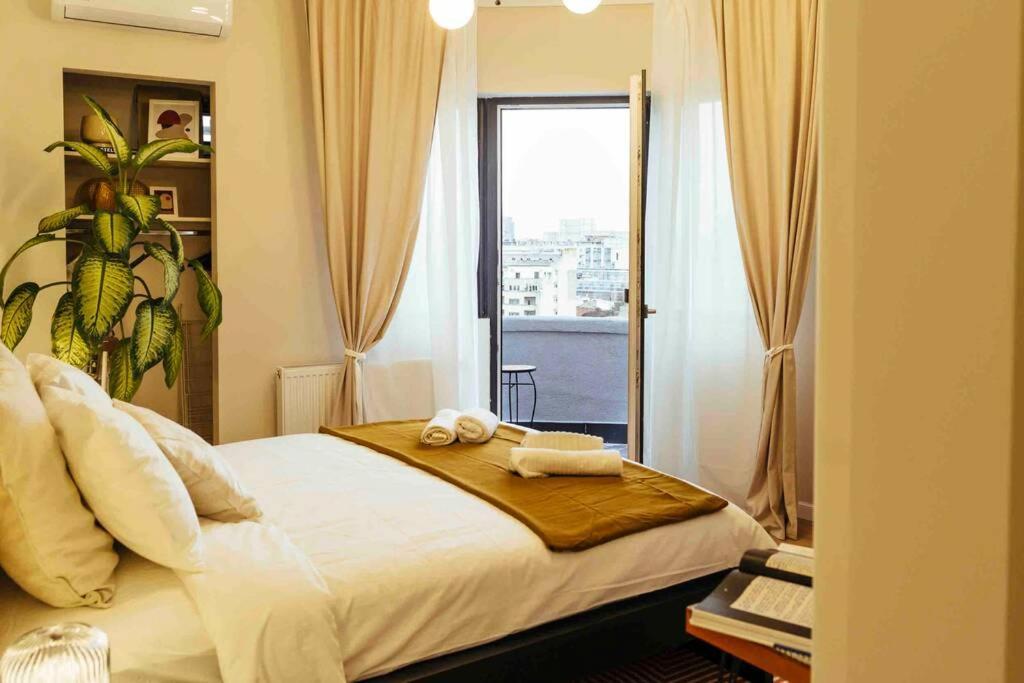 Stunning Views - Top Location - Netflix + Balcony Bucureşti Ngoại thất bức ảnh