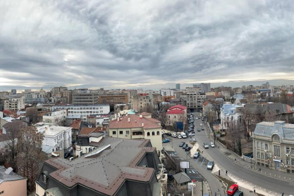 Stunning Views - Top Location - Netflix + Balcony Bucureşti Ngoại thất bức ảnh