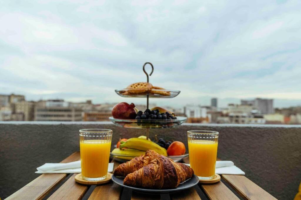 Stunning Views - Top Location - Netflix + Balcony Bucureşti Ngoại thất bức ảnh