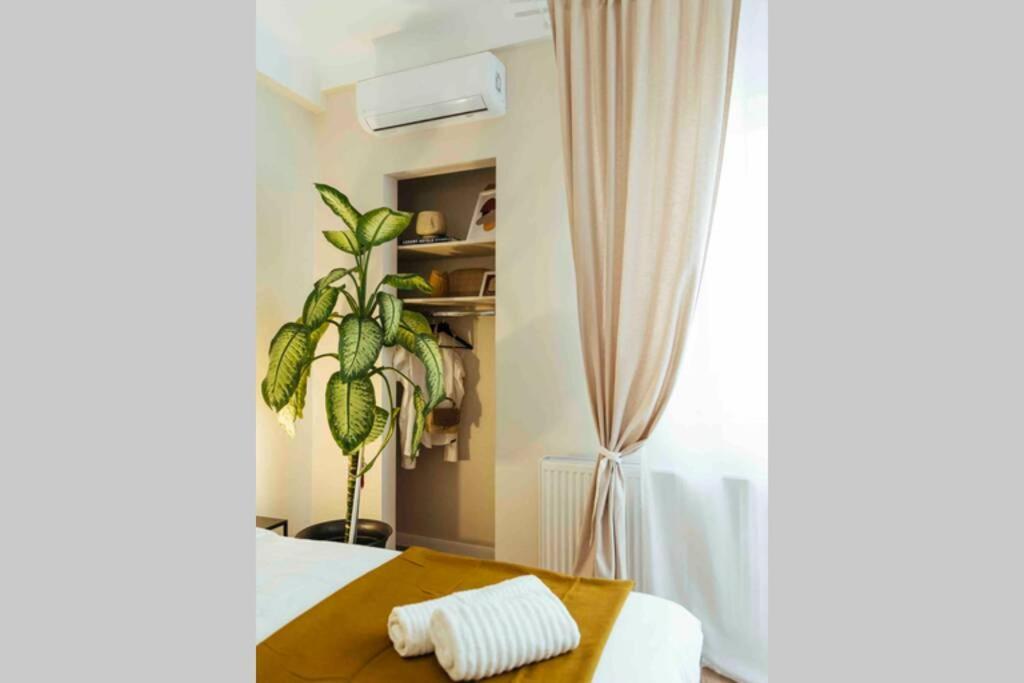 Stunning Views - Top Location - Netflix + Balcony Bucureşti Ngoại thất bức ảnh