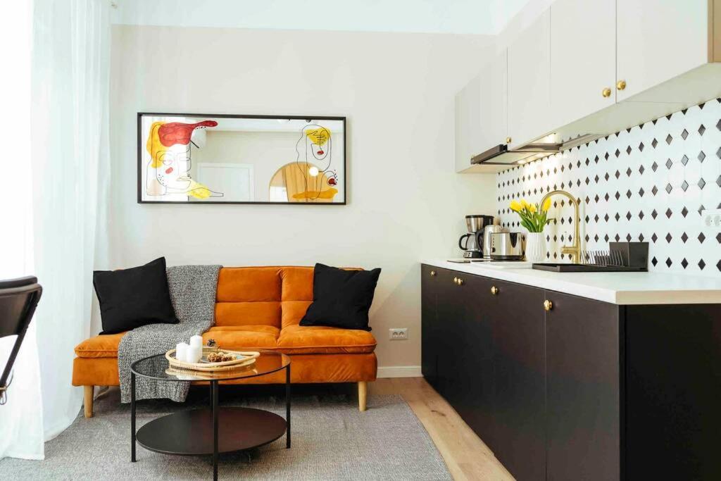 Stunning Views - Top Location - Netflix + Balcony Bucureşti Ngoại thất bức ảnh