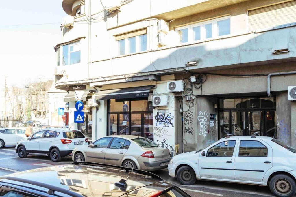 Stunning Views - Top Location - Netflix + Balcony Bucureşti Ngoại thất bức ảnh