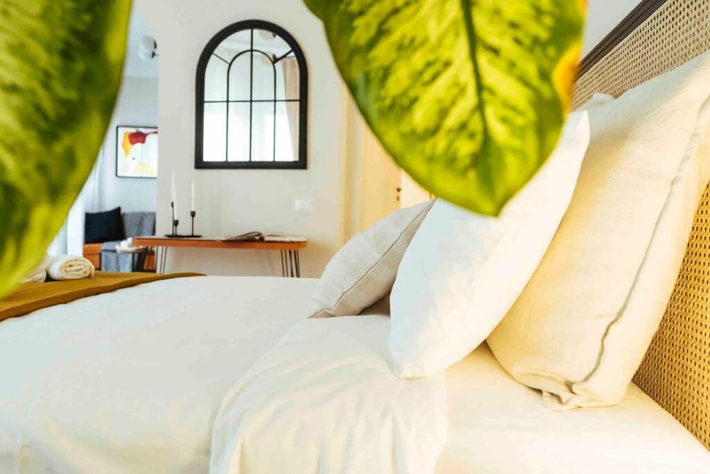 Stunning Views - Top Location - Netflix + Balcony Bucureşti Ngoại thất bức ảnh